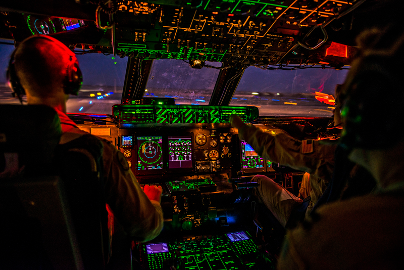 Illustration for article titled What It's Like To Fly America's Biggest Jet, The Gargantuan C-5 Galaxy
